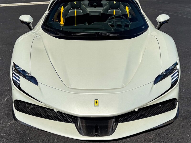 2024 Ferrari SF90 Spider - Photo 4 - Bonita Springs, FL 34134