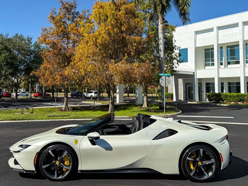 2024 Ferrari SF90 Spider - Photo 40 - Bonita Springs, FL 34134