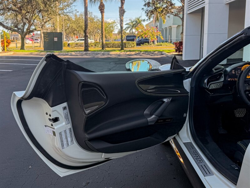 2024 Ferrari SF90 Spider - Photo 20 - Bonita Springs, FL 34134