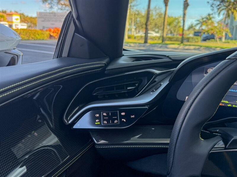 2024 Ferrari SF90 Spider - Photo 19 - Bonita Springs, FL 34134