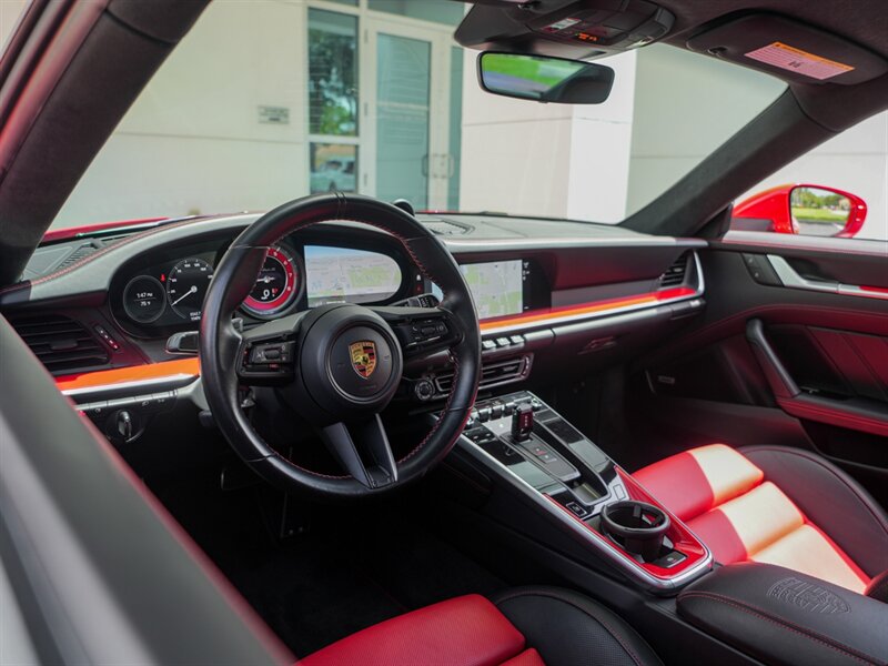 2022 Porsche 911 Turbo S photo 2
