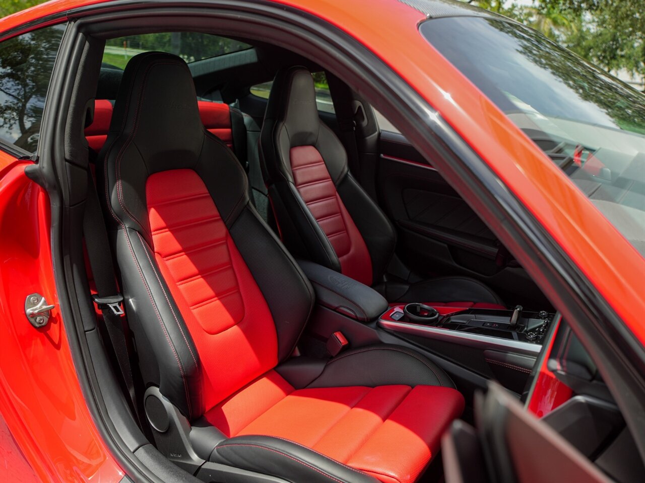2022 Porsche 911 Turbo S photo 34