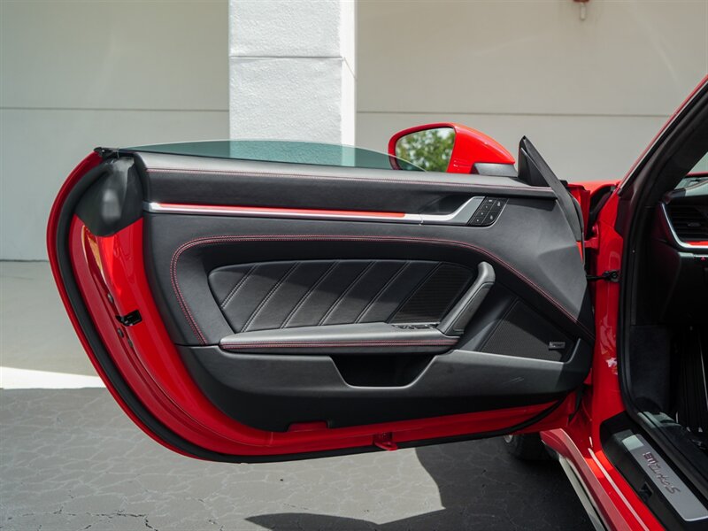 2022 Porsche 911 Turbo S   - Photo 24 - Bonita Springs, FL 34134