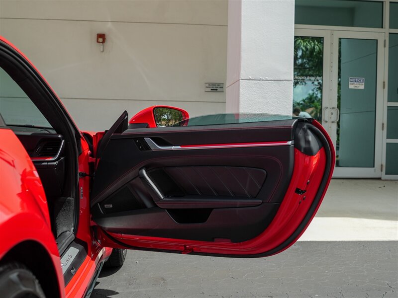 2022 Porsche 911 Turbo S   - Photo 38 - Bonita Springs, FL 34134