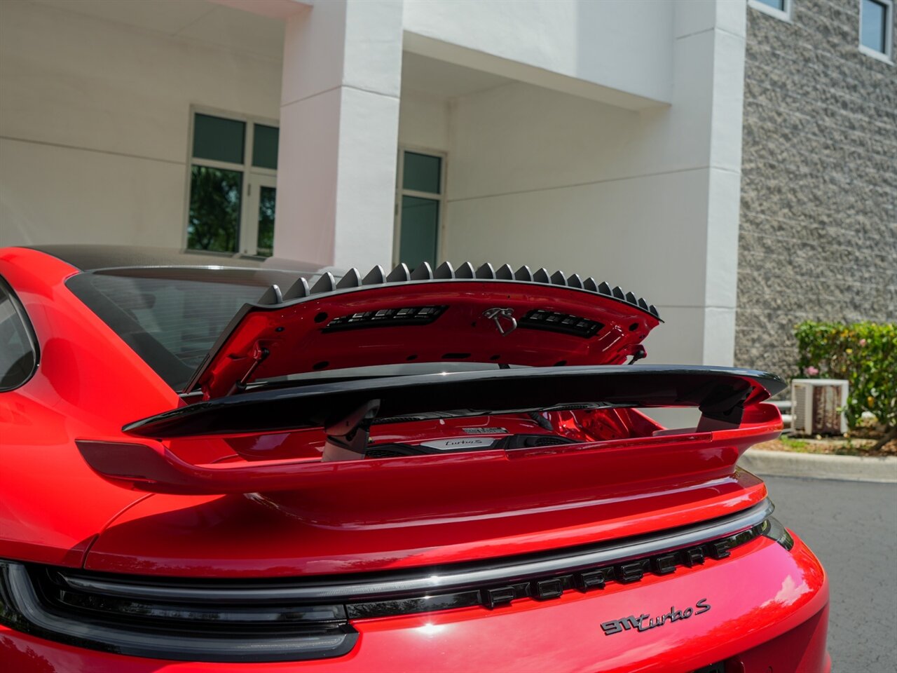 2022 Porsche 911 Turbo S photo 40