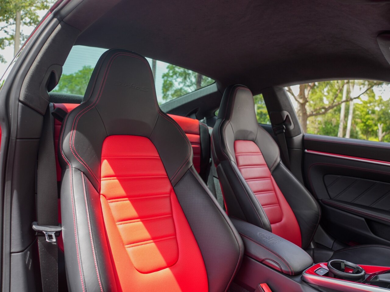 2022 Porsche 911 Turbo S photo 35