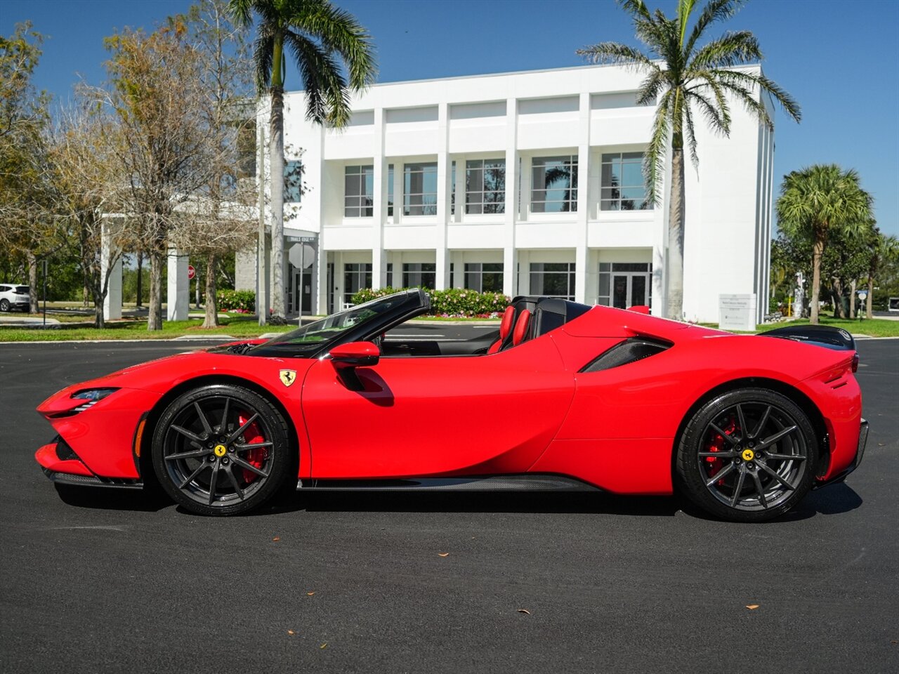 2022 Ferrari SF90 Spider   - Photo 47 - Bonita Springs, FL 34134