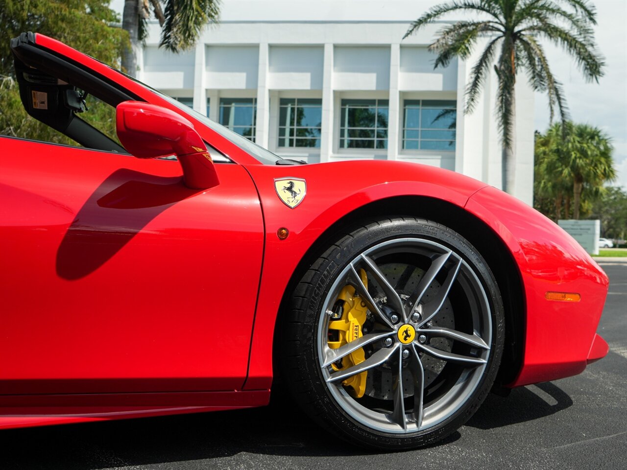 2019 Ferrari 488 Spider   - Photo 62 - Bonita Springs, FL 34134
