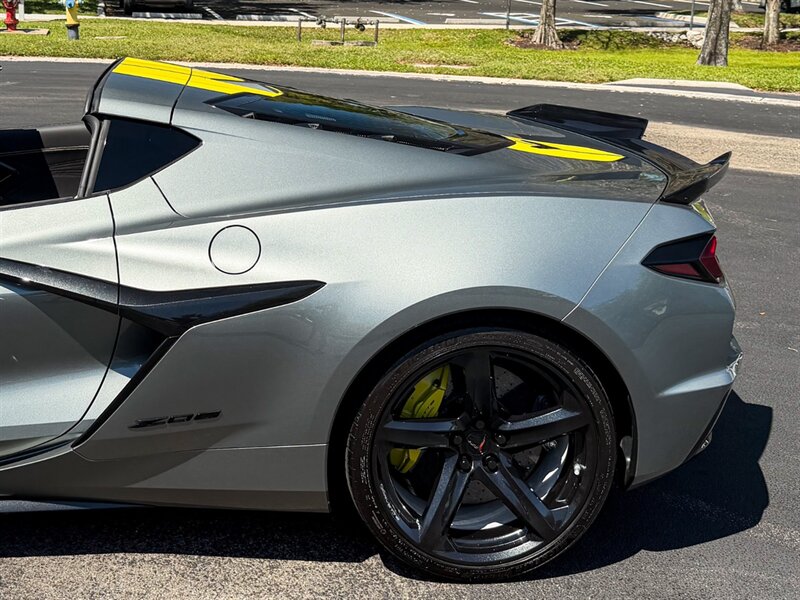 2024 Chevrolet Corvette Z06   - Photo 47 - Bonita Springs, FL 34134