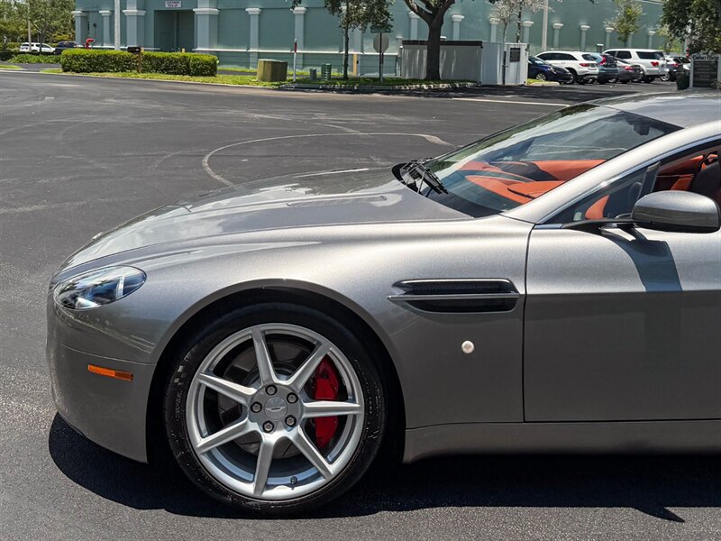 2007 Aston Martin V8 Vantage   - Photo 39 - Bonita Springs, FL 34134