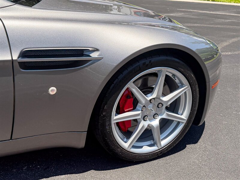 2007 Aston Martin V8 Vantage   - Photo 60 - Bonita Springs, FL 34134