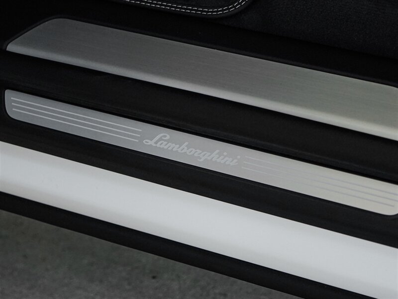 2021 Lamborghini Urus - Photo 28 - Bonita Springs, FL 34134