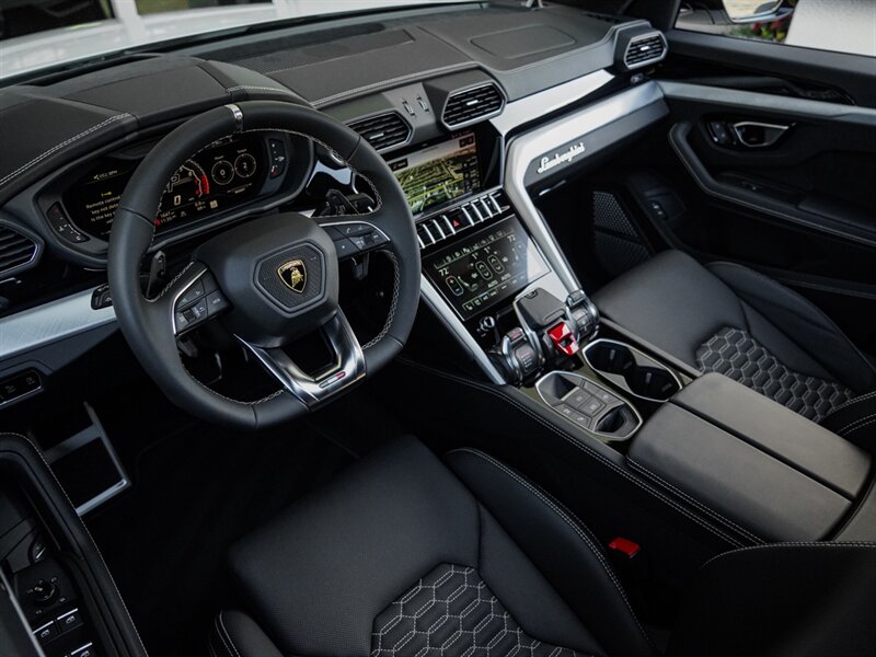 2021 Lamborghini Urus   - Photo 2 - Bonita Springs, FL 34134