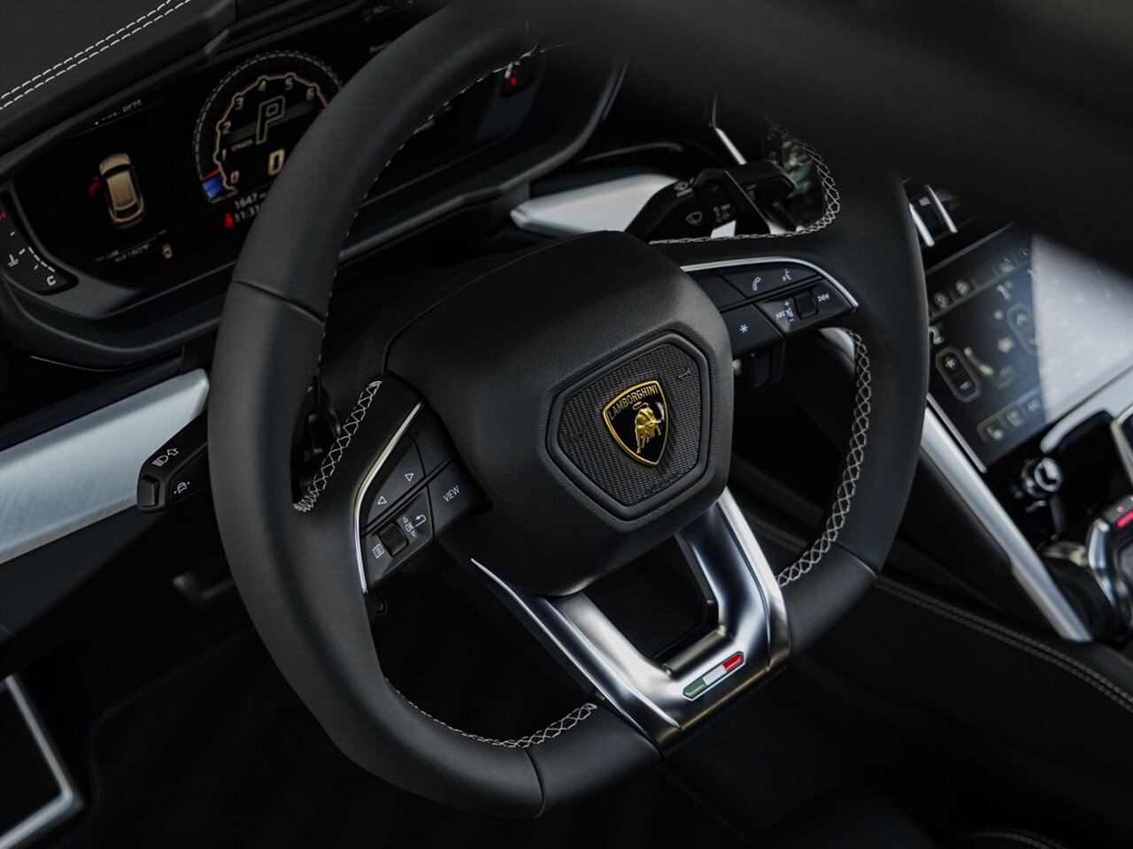 2021 Lamborghini Urus   - Photo 32 - Bonita Springs, FL 34134