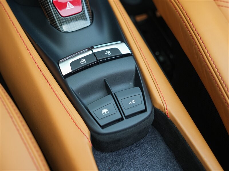 2018 Ferrari 488 Spider   - Photo 19 - Bonita Springs, FL 34134