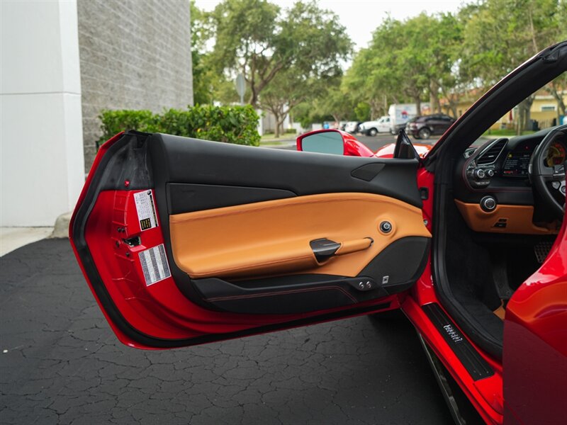 2018 Ferrari 488 Spider   - Photo 26 - Bonita Springs, FL 34134