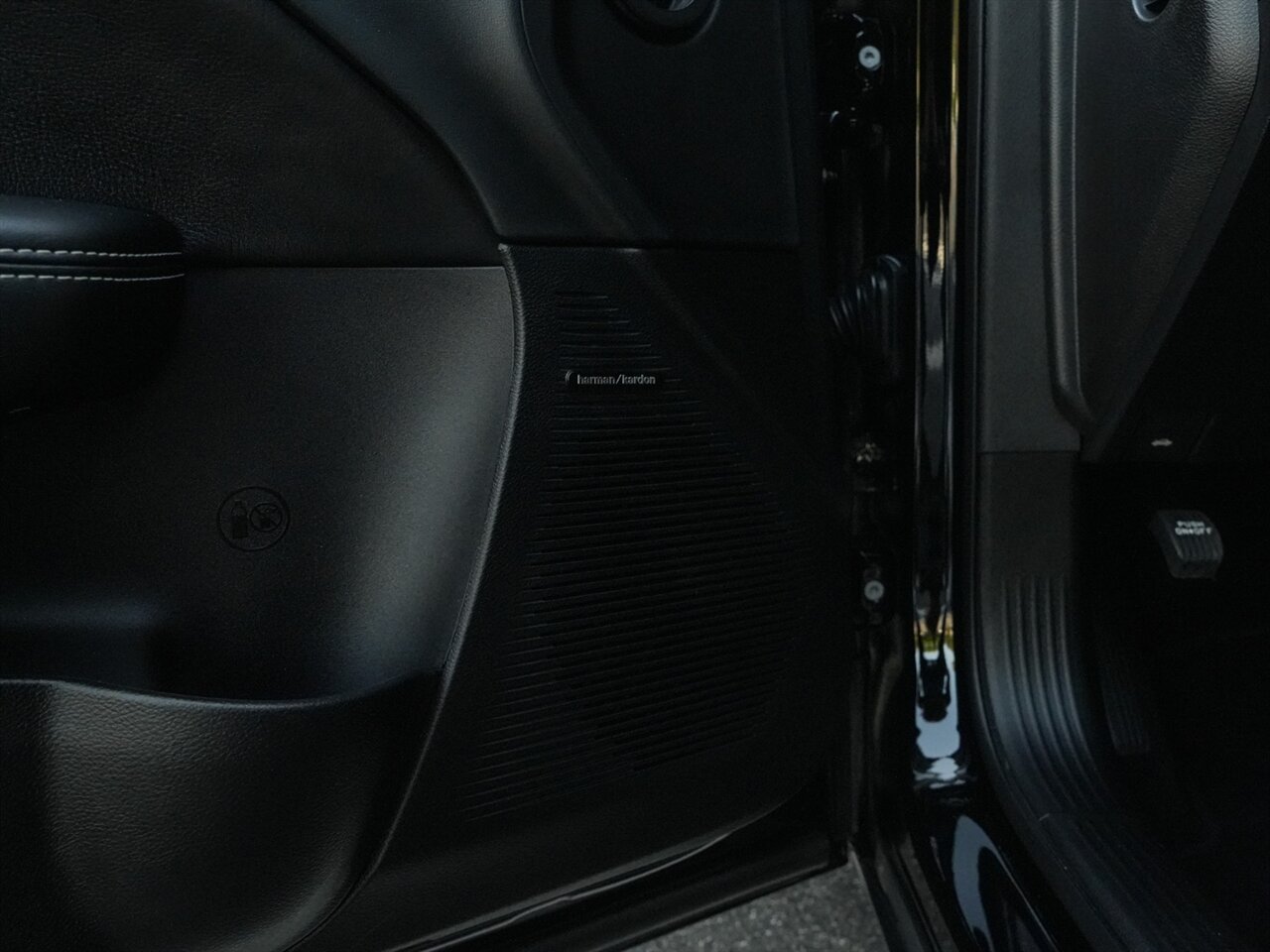 2022 Dodge Challenger SRT Hellcat Redeye   - Photo 22 - Bonita Springs, FL 34134