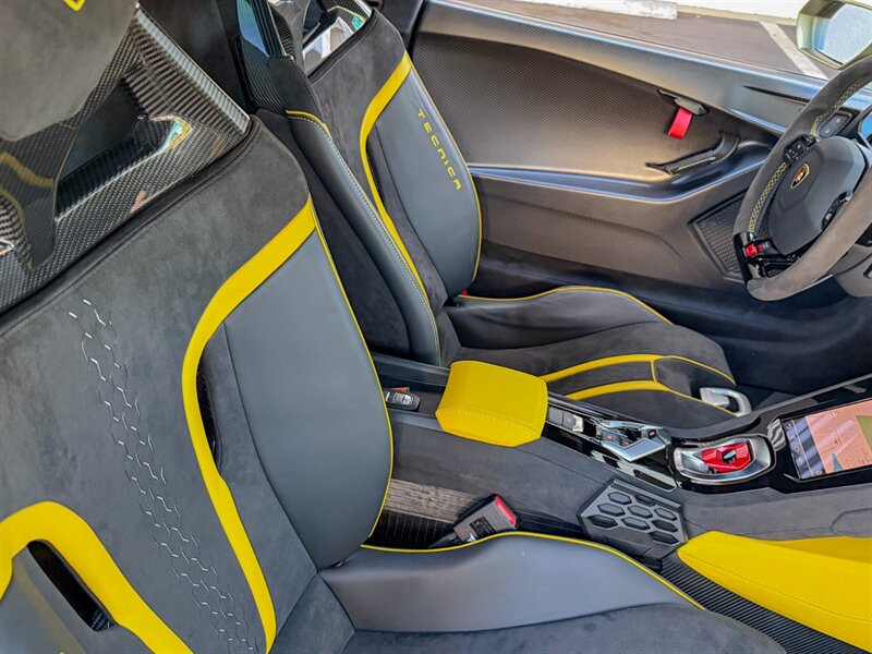 2023 Lamborghini Huracan Tecnica   - Photo 35 - Bonita Springs, FL 34134