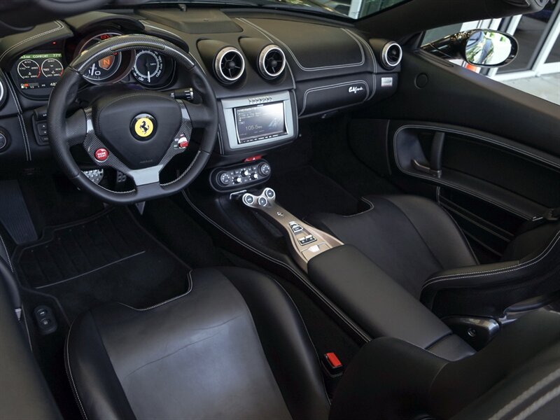 2011 Ferrari California   - Photo 2 - Bonita Springs, FL 34134