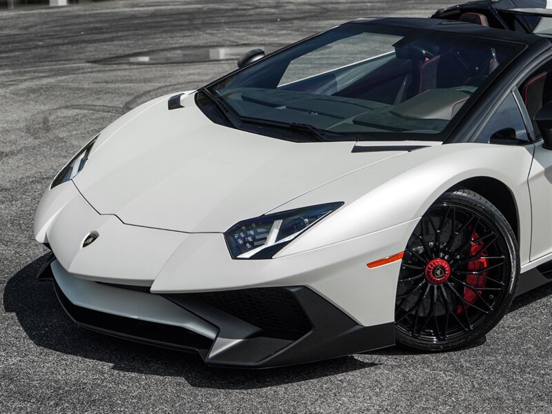 2017 Lamborghini Aventador LP 750-4 SV Roadster - Photo 10 - Bonita Springs, FL 34134