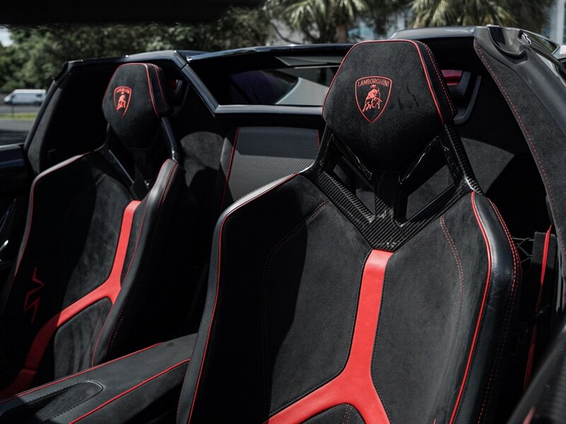 2017 Lamborghini Aventador LP 750-4 SV Roadster - Photo 8 - Bonita Springs, FL 34134