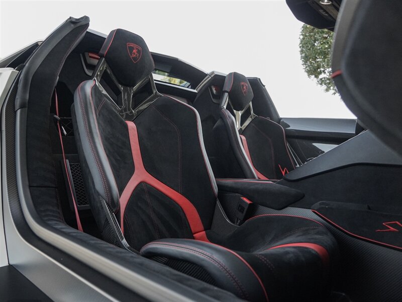 2017 Lamborghini Aventador LP 750-4 SV Roadster - Photo 32 - Bonita Springs, FL 34134