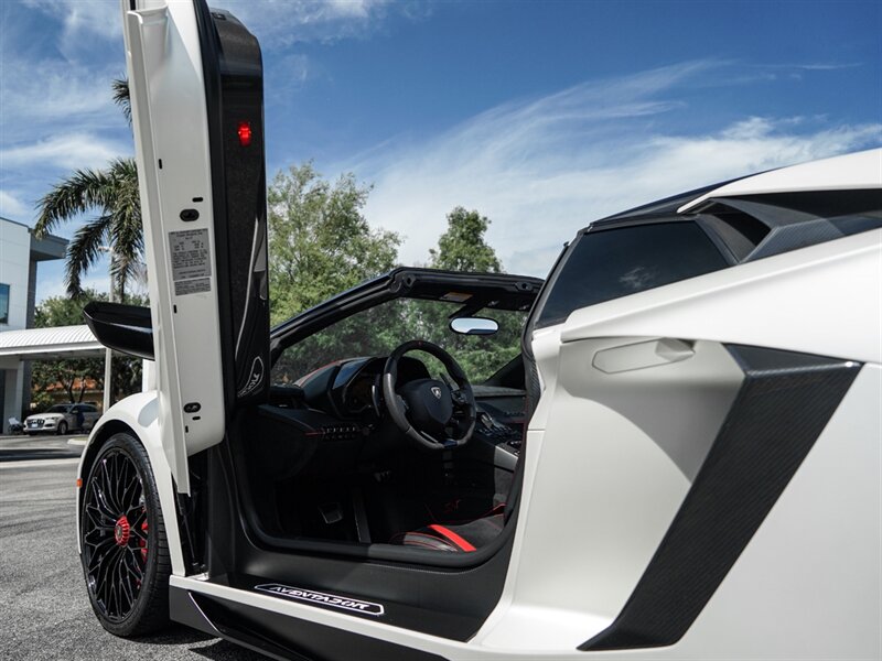 2017 Lamborghini Aventador LP 750-4 SV Roadster - Photo 52 - Bonita Springs, FL 34134
