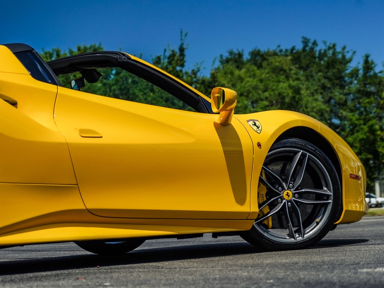 2018 Ferrari 488 Spider   - Photo 40 - Bonita Springs, FL 34134