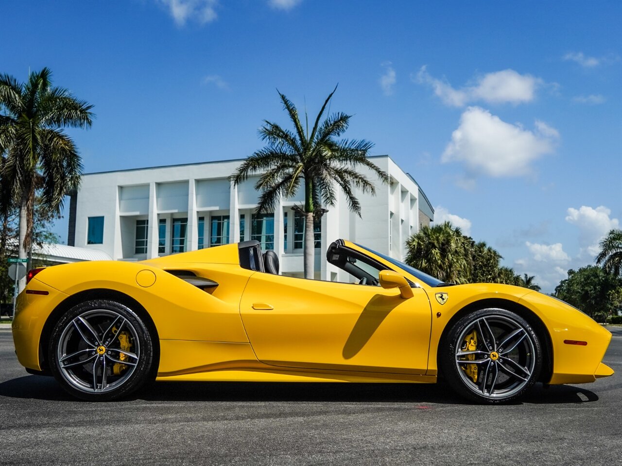 2018 Ferrari 488 Spider   - Photo 41 - Bonita Springs, FL 34134