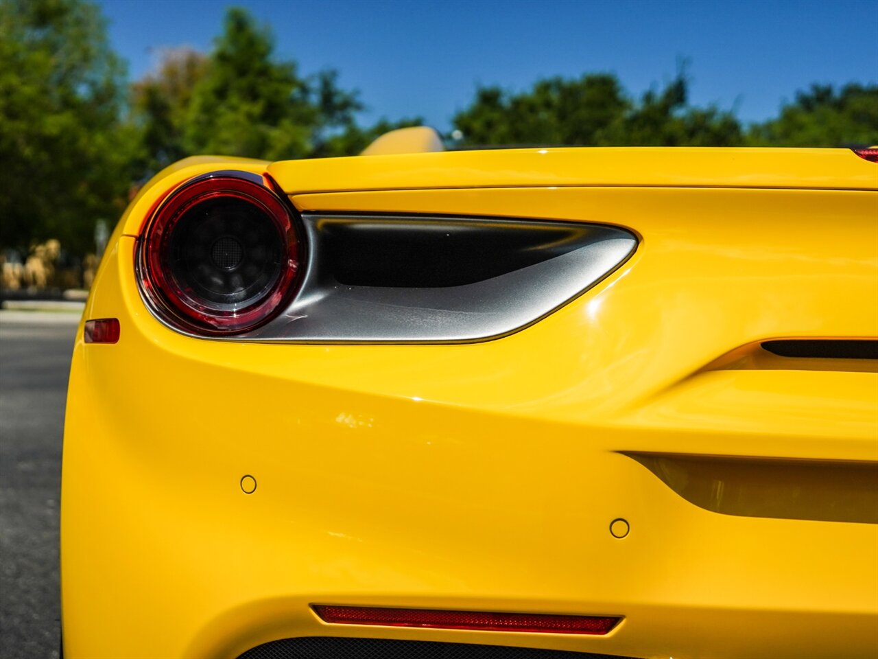 2018 Ferrari 488 Spider   - Photo 36 - Bonita Springs, FL 34134