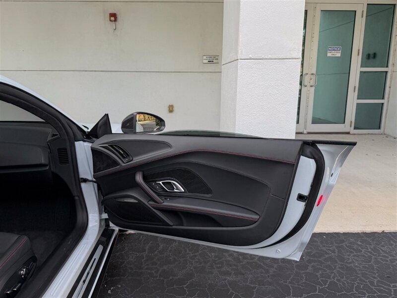 2023 Audi R8 5.2 quattro V10 performan - Photo 38 - Bonita Springs, FL 34134