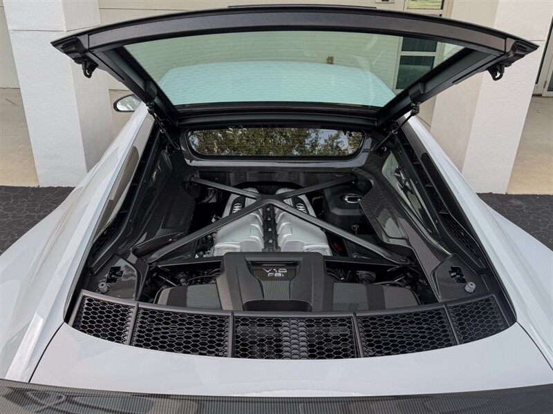 2023 Audi R8 5.2 quattro V10 performan - Photo 39 - Bonita Springs, FL 34134