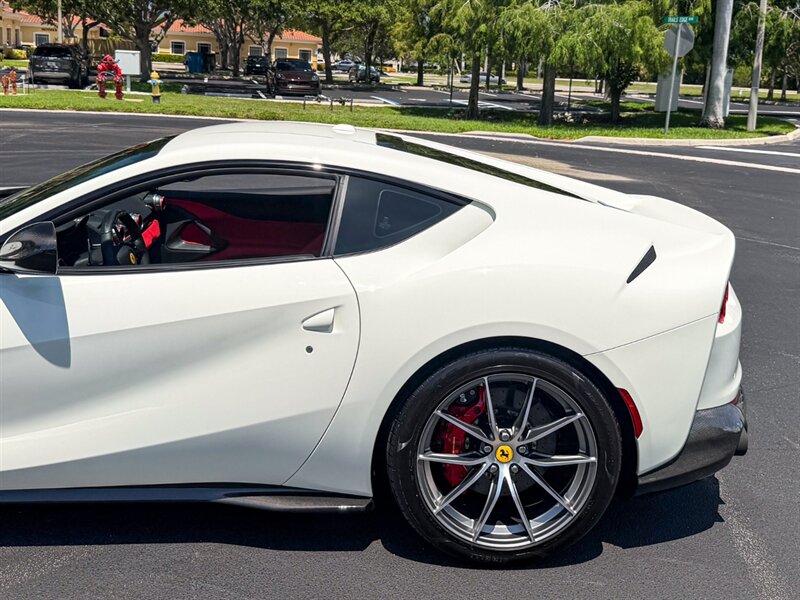 2019 Ferrari 812 Superfast   - Photo 41 - Bonita Springs, FL 34134