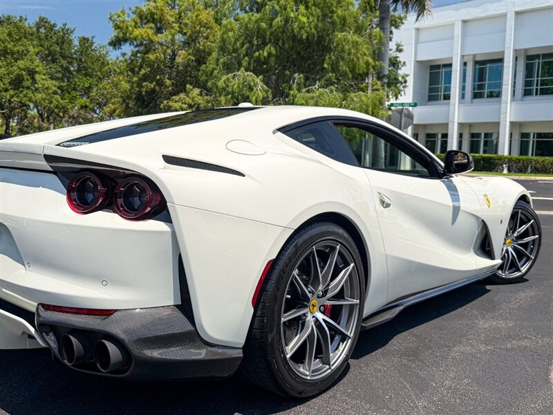 2019 Ferrari 812 Superfast   - Photo 56 - Bonita Springs, FL 34134