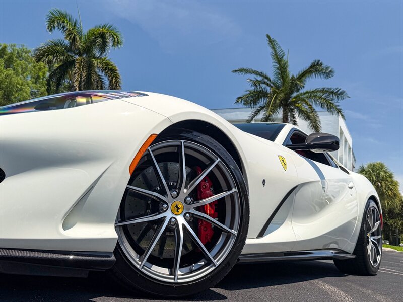 2019 Ferrari 812 Superfast   - Photo 11 - Bonita Springs, FL 34134