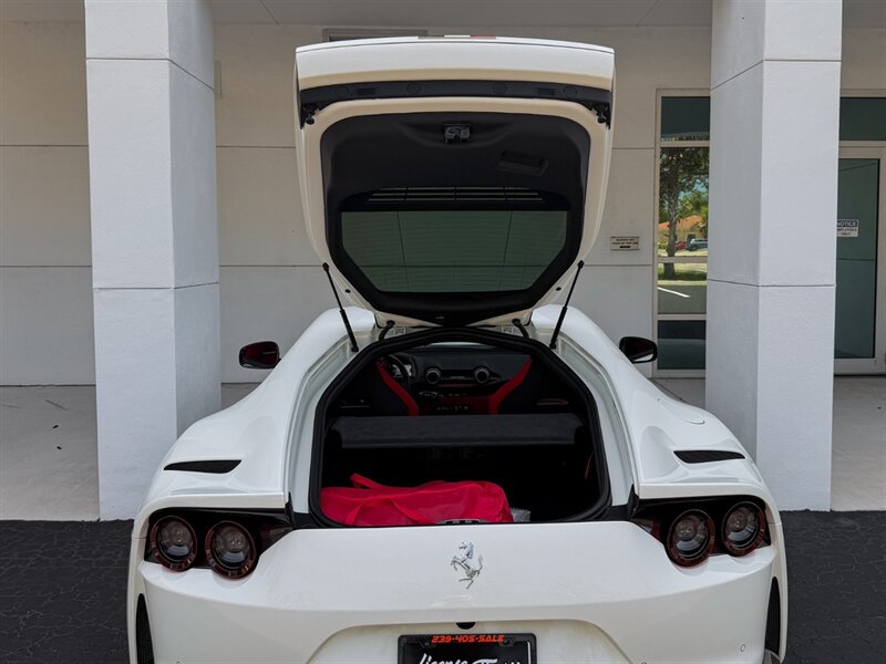 2019 Ferrari 812 Superfast   - Photo 33 - Bonita Springs, FL 34134