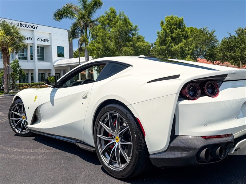 2019 Ferrari 812 Superfast   - Photo 44 - Bonita Springs, FL 34134