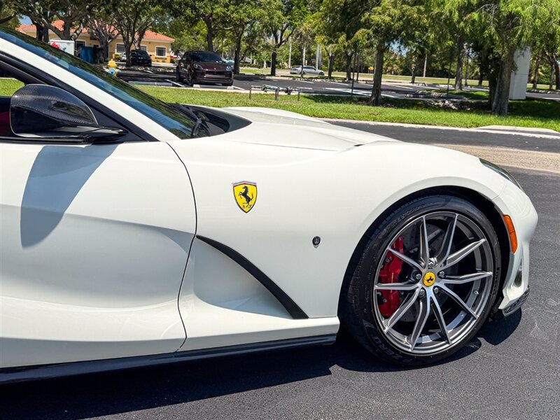 2019 Ferrari 812 Superfast   - Photo 61 - Bonita Springs, FL 34134