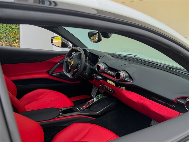 2019 Ferrari 812 Superfast   - Photo 22 - Bonita Springs, FL 34134