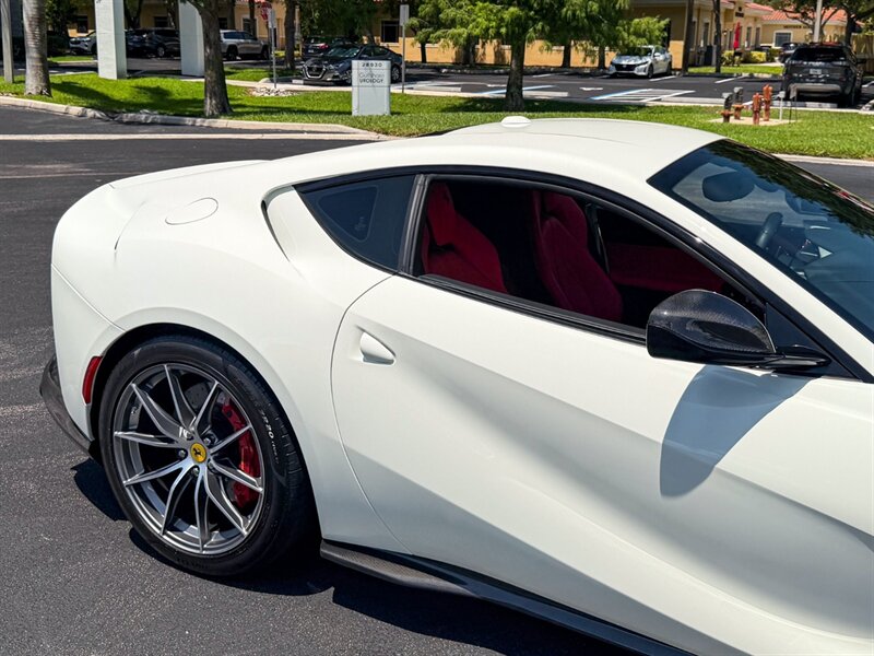 2019 Ferrari 812 Superfast   - Photo 60 - Bonita Springs, FL 34134