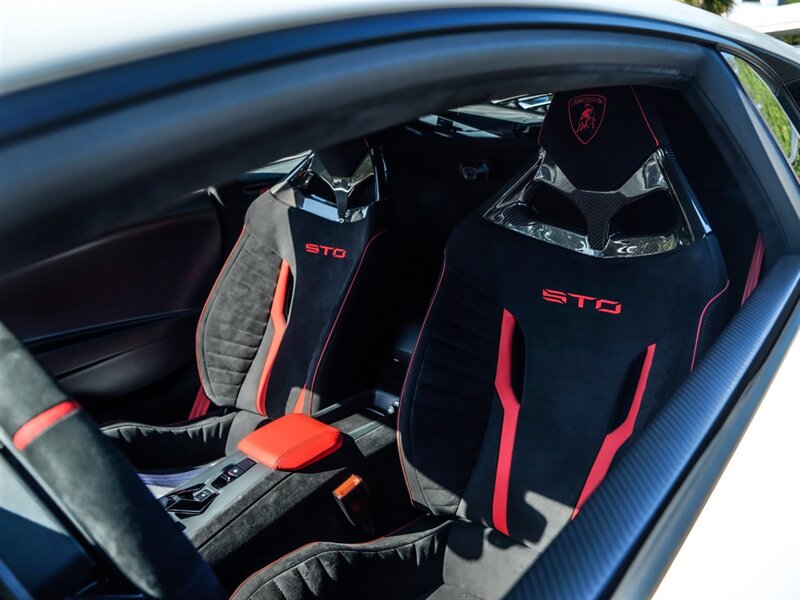 2021 Lamborghini Huracan STO - Photo 8 - Bonita Springs, FL 34134