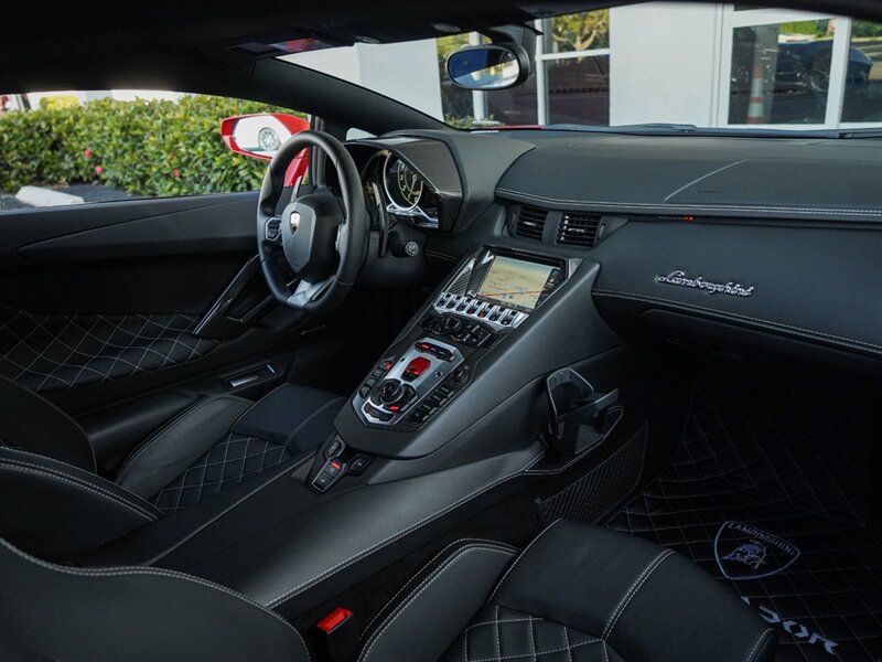 2015 Lamborghini Aventador LP 700-4 - Photo 33 - Bonita Springs, FL 34134