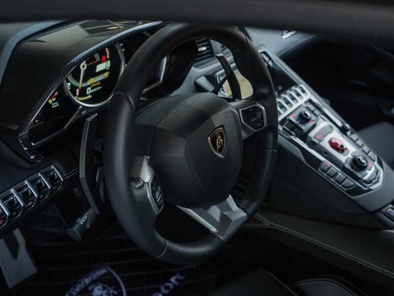 2015 Lamborghini Aventador LP 700-4 - Photo 34 - Bonita Springs, FL 34134