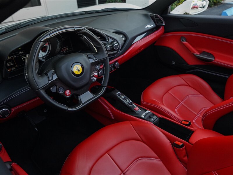 2019 Ferrari 488 Spider   - Photo 2 - Bonita Springs, FL 34134