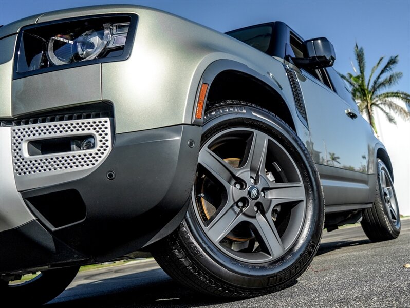 2022 Land Rover Defender 90 S - Photo 10 - Bonita Springs, FL 34134