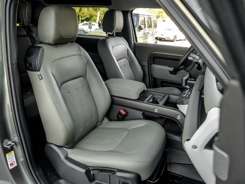 2022 Land Rover Defender 90 S - Photo 30 - Bonita Springs, FL 34134