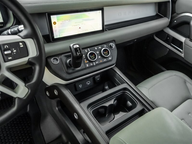 2022 Land Rover Defender 90 S - Photo 16 - Bonita Springs, FL 34134