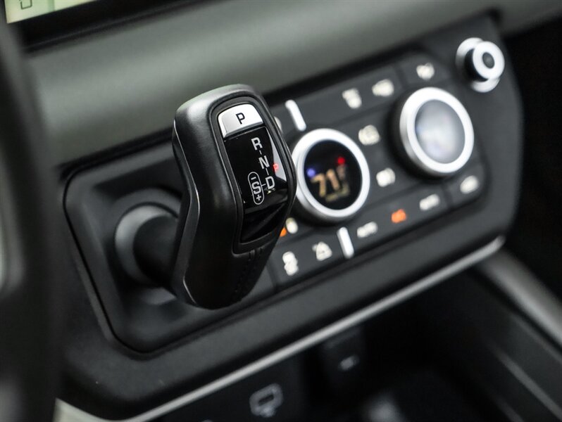 2022 Land Rover Defender 90 S - Photo 17 - Bonita Springs, FL 34134