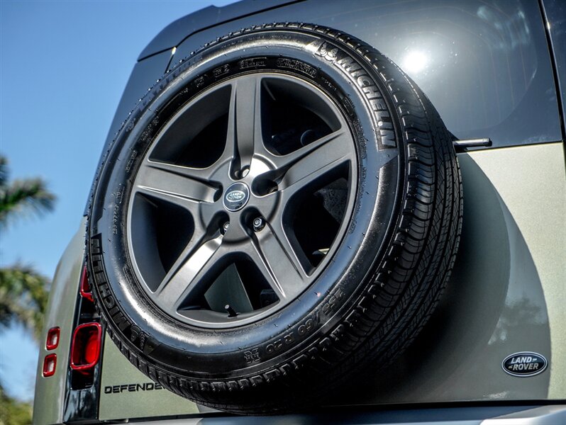 2022 Land Rover Defender 90 S - Photo 44 - Bonita Springs, FL 34134