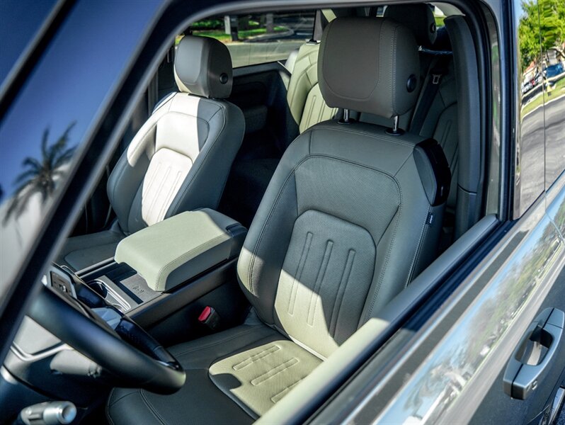 2022 Land Rover Defender 90 S - Photo 8 - Bonita Springs, FL 34134